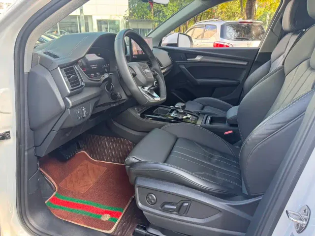 Audi Q5L — Фото автомобиля 10