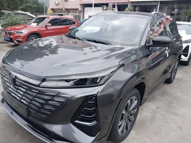 Фотография автомобиля — Changan CS75 Plus
