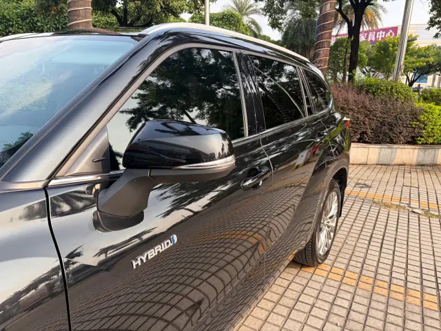 Toyota Highlander — Фото автомобиля 6
