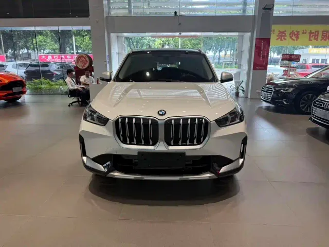 BMW X1 — Фото автомобиля 2