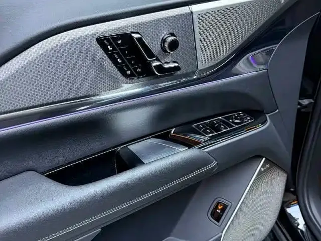 Cadillac XT5 — Фото автомобиля 11