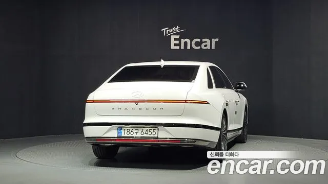 Hyundai Grandeur GN7 — Фото автомобиля 4