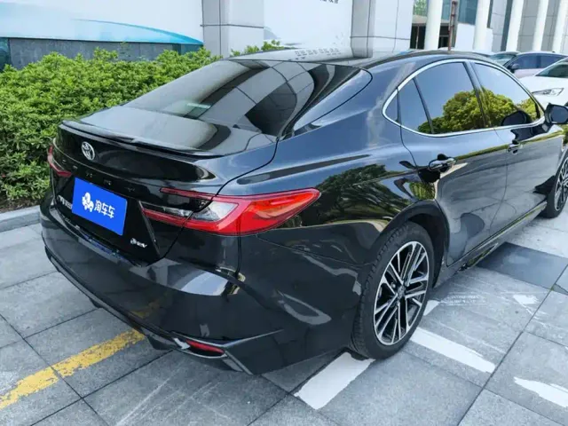 Toyota Camry — Фото автомобиля 3