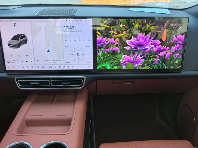 Li Auto L8 — Фото автомобиля 16