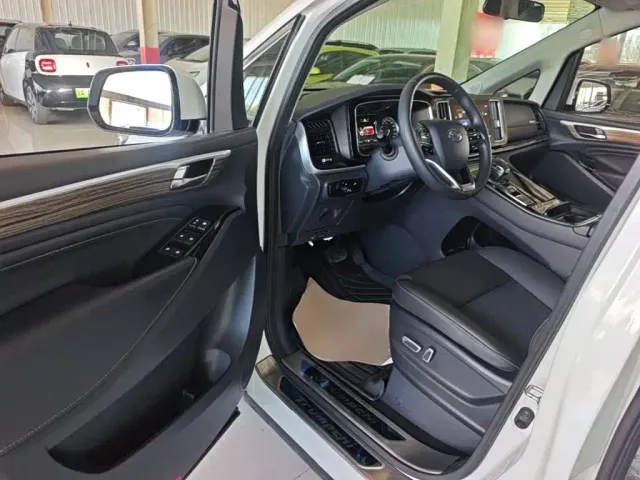 GAC Trumpchi M8 — Фото автомобиля 15