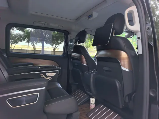 Mercedes-Benz V-Class — Фото автомобиля 16