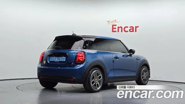 MINI Cooper Electric — Фото автомобиля 2