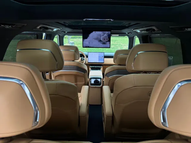 ZEEKR Zeekr 9X 2025 model Ultra Edition 70kWh — Фото автомобиля 21