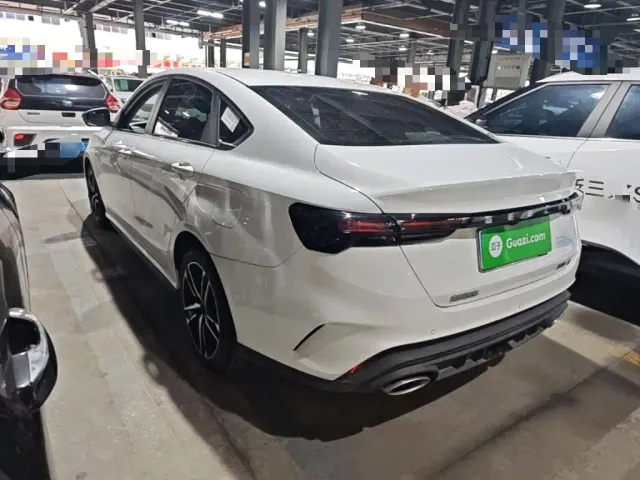 Geely Binrui — Фото автомобиля 4
