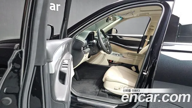 Genesis GV80 — Фото автомобиля 15