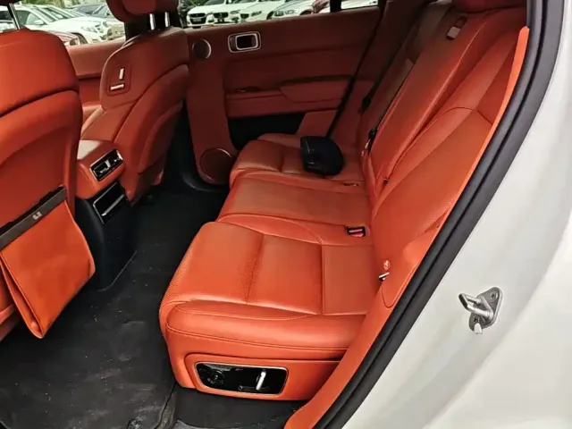 Li Auto L7 — Фото автомобиля 16