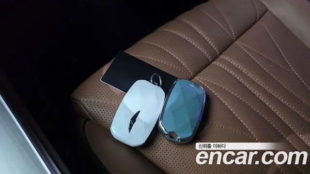 Genesis GV70 — Фото автомобиля 24