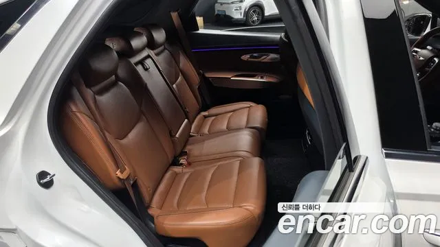 Genesis GV70 — Фото автомобиля 18