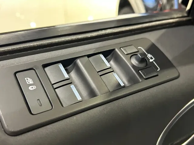Land Rover Discovery — Фото автомобиля 6