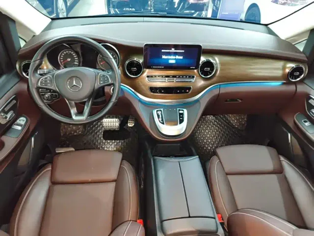 Mercedes-Benz V-Class — Фото автомобиля 9