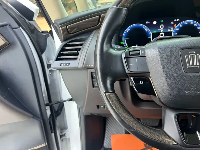 Toyota Vellfire — Фото автомобиля 13