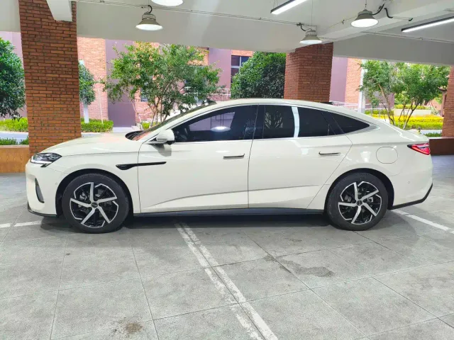 BYD Seal 07 DM-i — Фото автомобиля 2