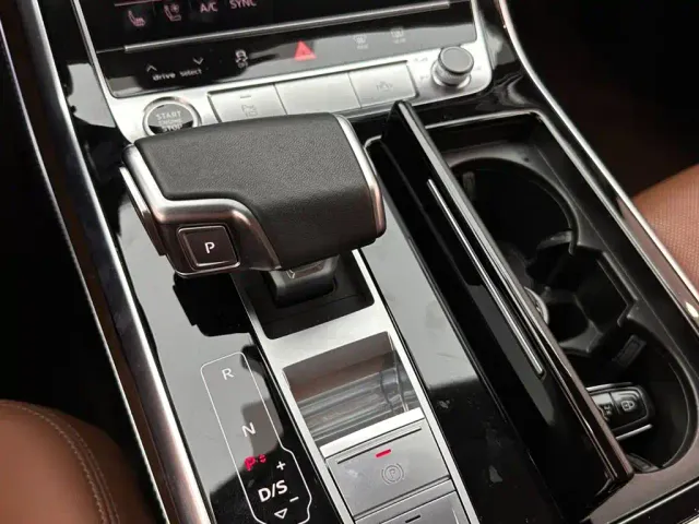 Audi Q7 — Фото автомобиля 16