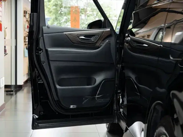 Toyota Vellfire — Фото автомобиля 14