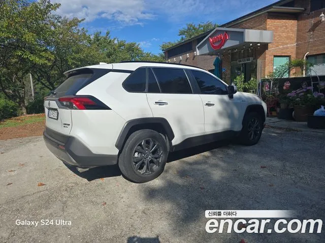 Toyota RAV4 Generation 5 — Фото автомобиля 15