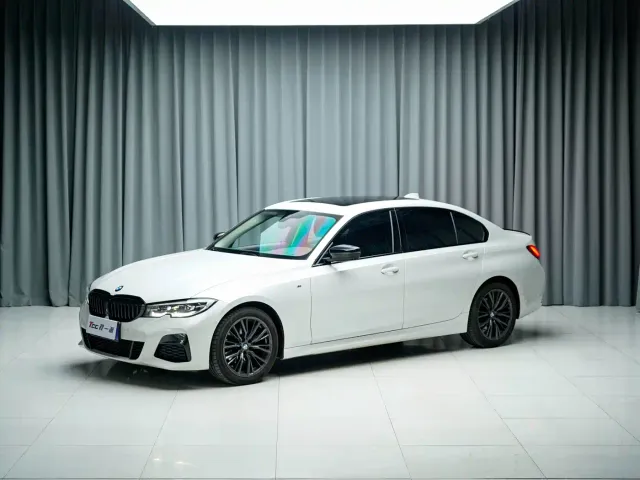 Фотография автомобиля — BMW 3 Series