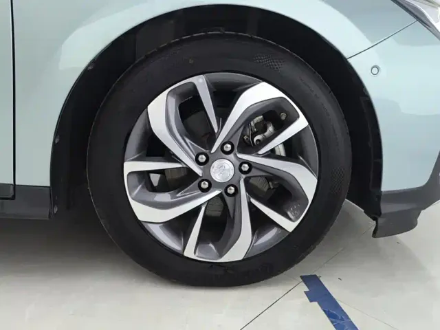 Buick Velite 6 — Фото автомобиля 6
