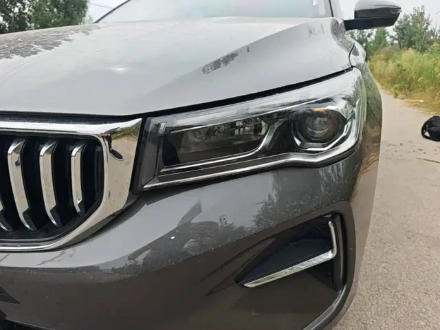 Geely Emgrand — Фото автомобиля 23