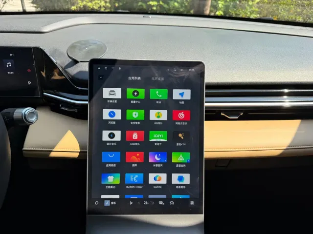 Geely Galaxy L6 — Фото автомобиля 10