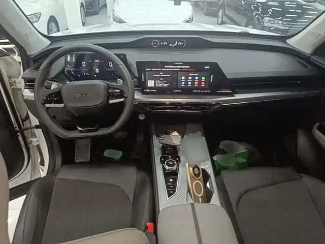 Changan Z6 — Фото автомобиля 9