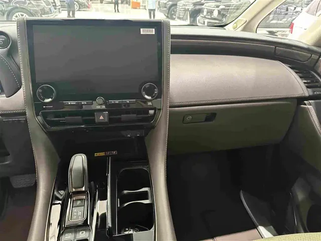 Toyota Alphard — Фото автомобиля 13