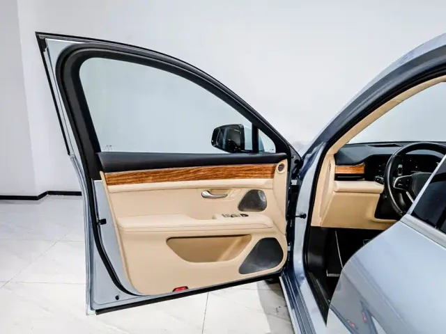 Aito M5 — Фото автомобиля 8