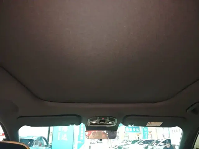 Geely Galaxy Starship 7 EM-i — Фото автомобиля 17