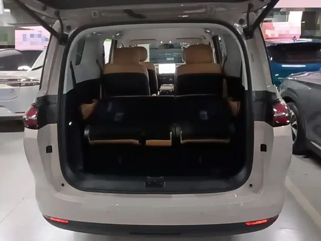 Wuling Starlight 730 — Фото автомобиля 18