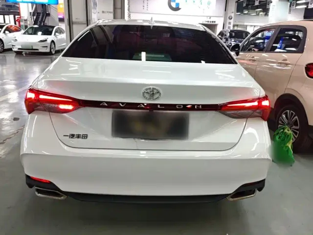 Toyota Avalon — Фото автомобиля 5
