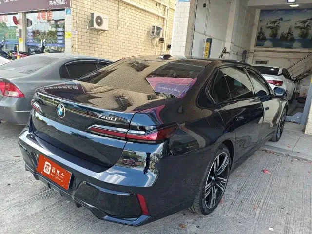 BMW 7 Series — Фото автомобиля 9