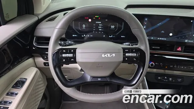 Kia Carnival Generation 4 — Фото автомобиля 12