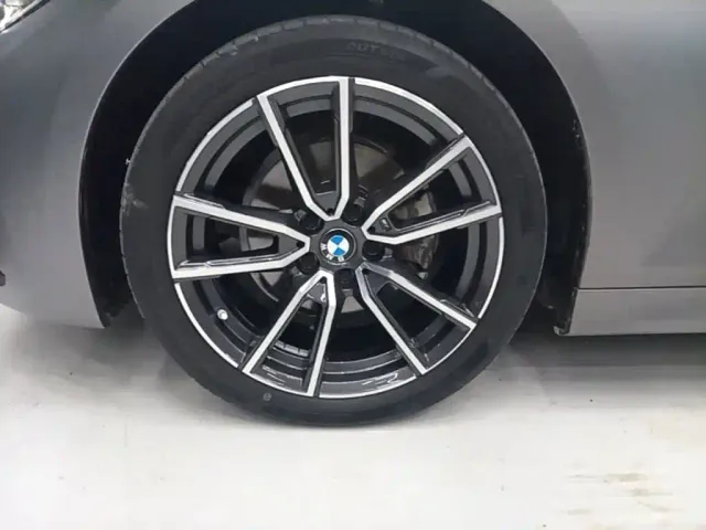 BMW 3 Series — Фото автомобиля 22