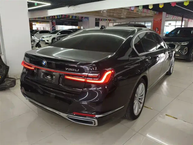 BMW 7 Series — Фото автомобиля 6