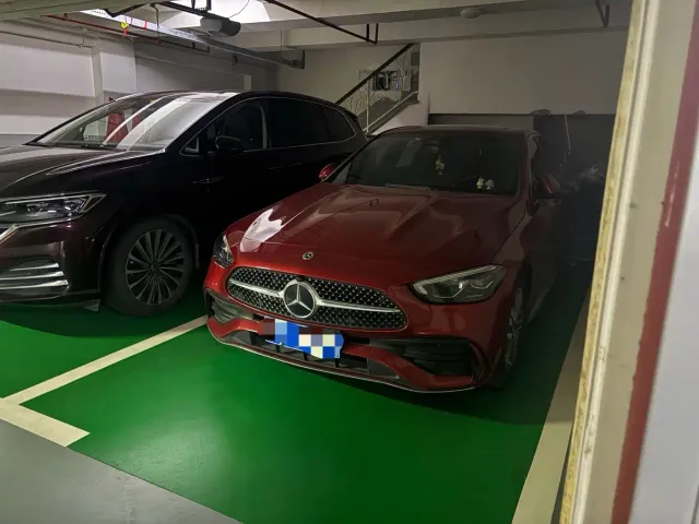 Фотография автомобиля — Mercedes-Benz C-Class