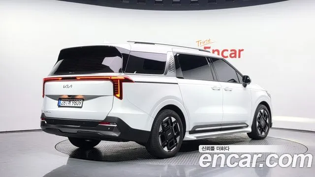 Kia Carnival Generation 4 — Фото автомобиля 2