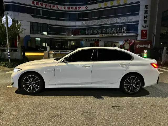 BMW 3 Series — Фото автомобиля 3