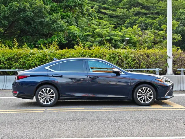 Lexus Lexus ES 2024 200 Premium Edition — Фото автомобиля 6
