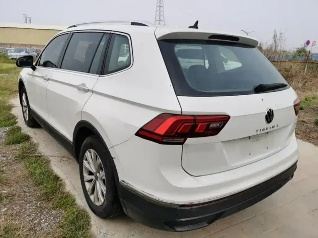 Volkswagen Tiguan L — Фото автомобиля 4