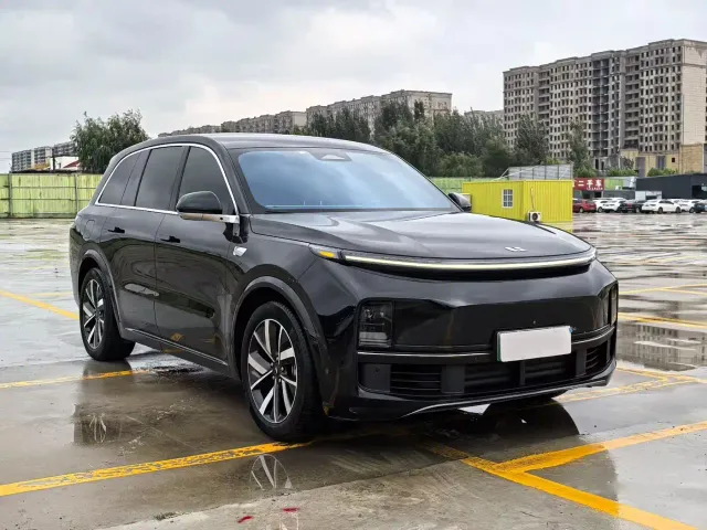 Li Auto L8 — Фото автомобиля 3