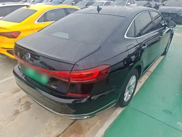 Volkswagen Passat — Фото автомобиля 6