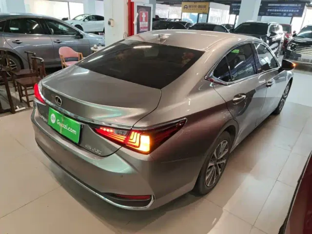 Lexus ES — Фото автомобиля 6