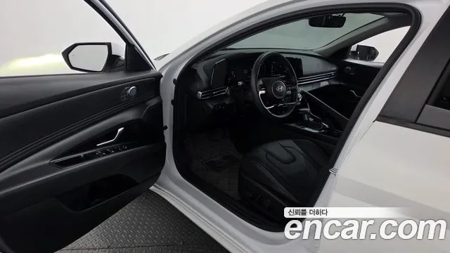 Hyundai Avante CN7 — Фото автомобиля 15