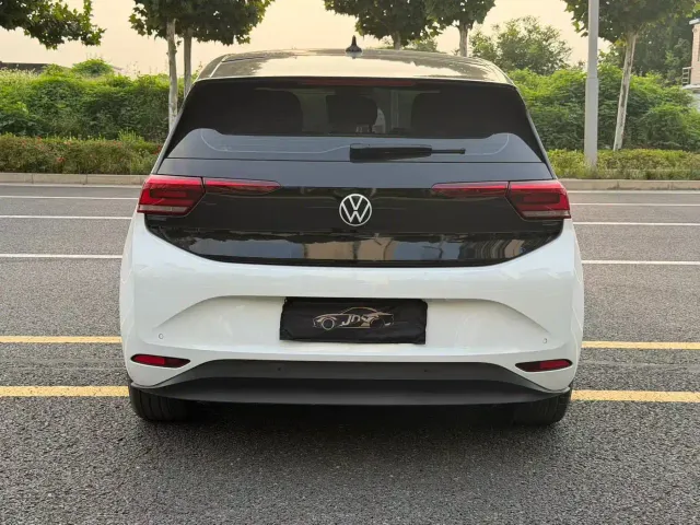 Volkswagen ID.3 — Фото автомобиля 8