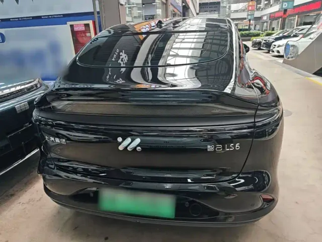 IM Motors LS6 — Фото автомобиля 5