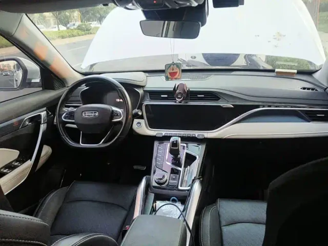 Geely Boyue — Фото автомобиля 12
